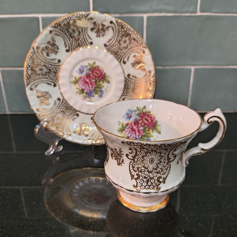 Vintage Paragon Fine Bone China England Blue With Gold Filigree Teacup And Sauce